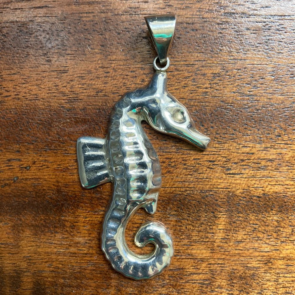 Sterling Silver Seahorse Pendant